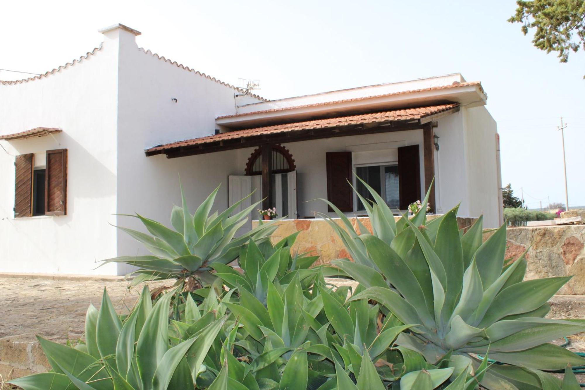 Casa Bouganville Villetta Tra Le Vigne E Il Mare Menfi Exterior photo